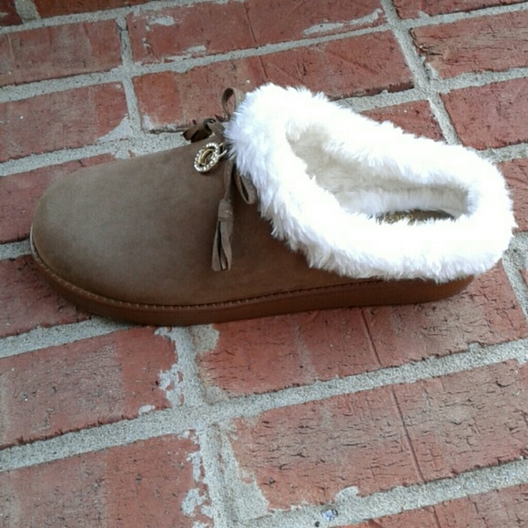 GUESS Tobacco Tan Faux Suede Cream Faux Fur Clogs - Picture 7 of 7